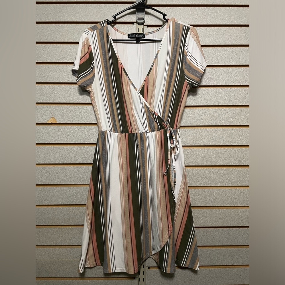 Derek Heart Large Striped Dress V Neck‎ Elastic Waist